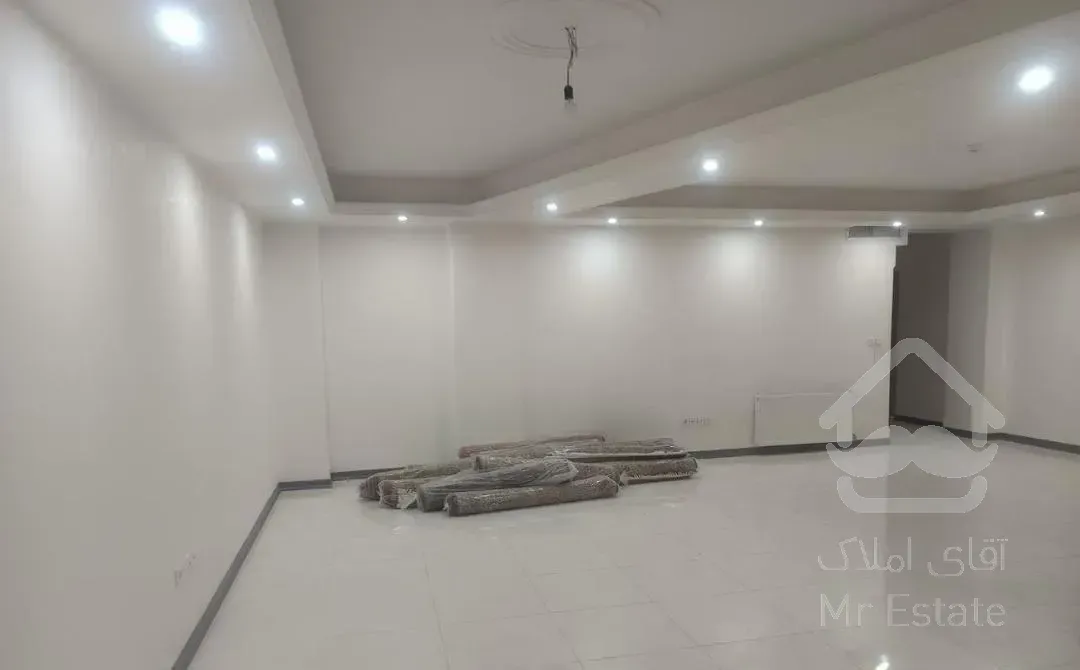 فروش آپارتمان ۱۳۵ متری ۳ خوابه در مهرآباد جنوبی