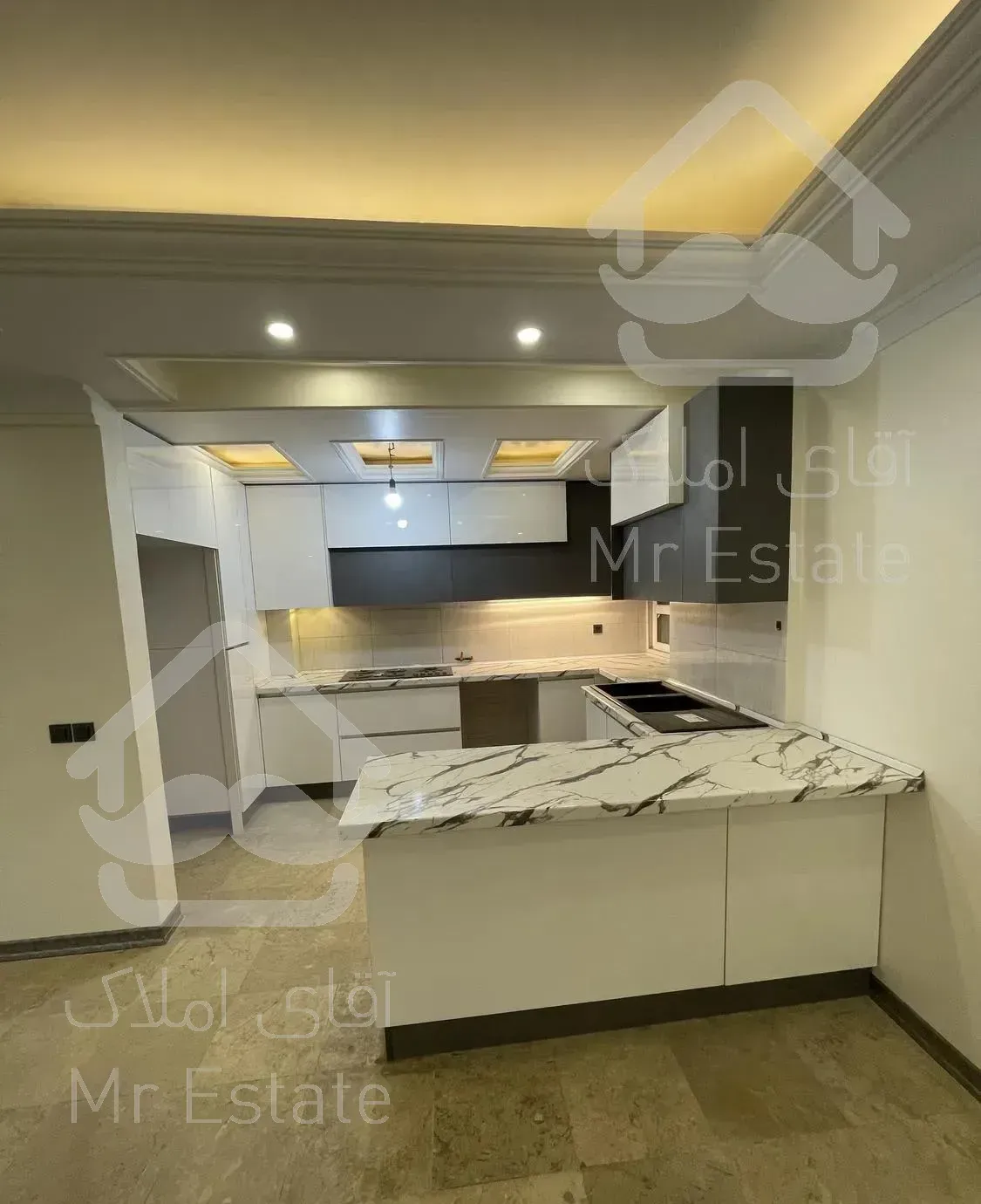 ۱۰۰متری ۷ ساله/۳۰۰متر لابی/۵۰۰متر حیاط/