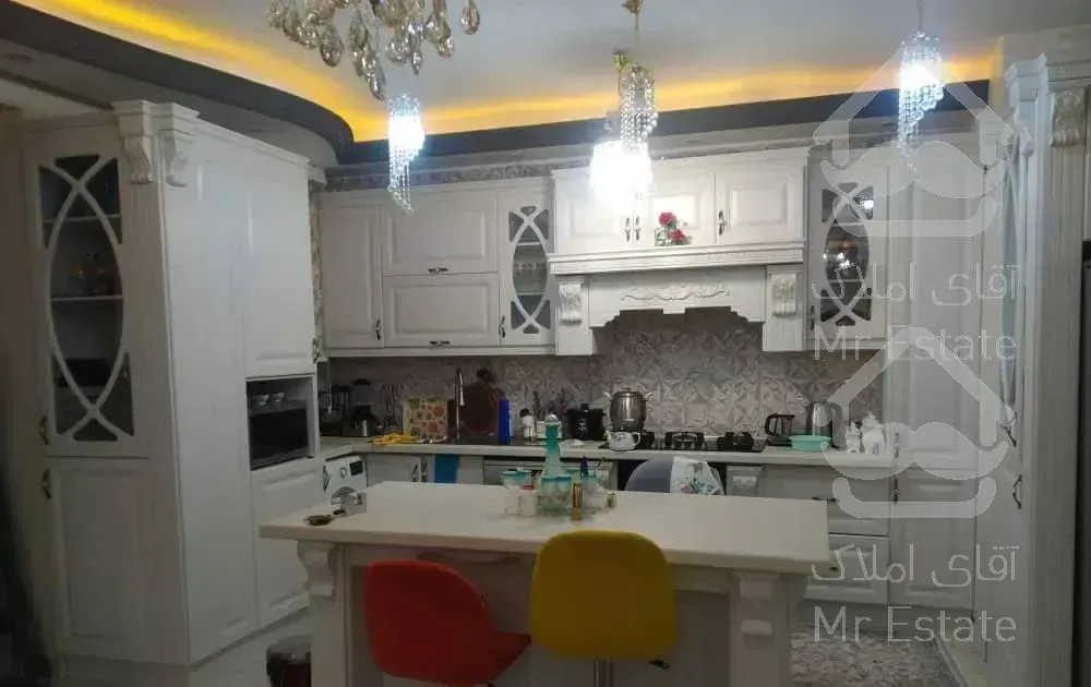 ۱۴۶متر۲خواب۶۰متر حیاط اختصاصی بالای ولیعصر