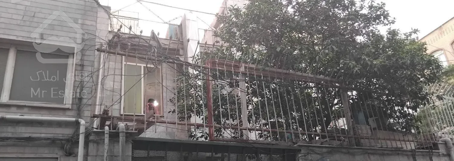 ۸۷ متر ۲ طبقه بنا در قلب صفا