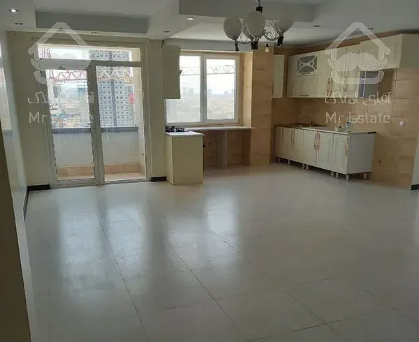 واحد ۱۰۰ متری در شمال دریاچه