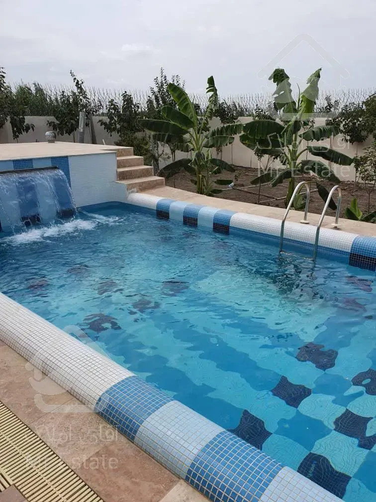 فروش ویلای ۲۵۰ متری استخر داربا ۱۴۰۰متر زمین بسیار لوکس ظو نزدیک دریا