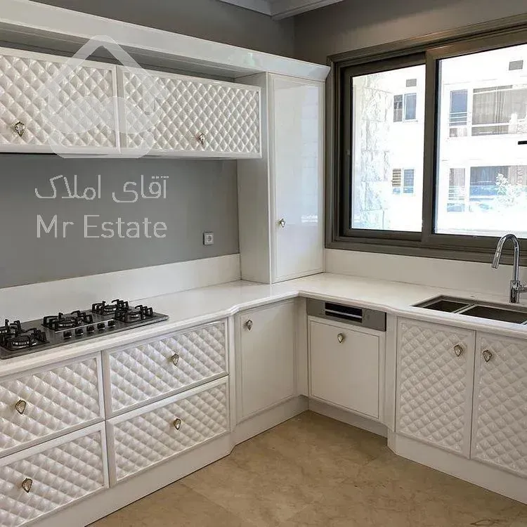 230 متری نیاوران