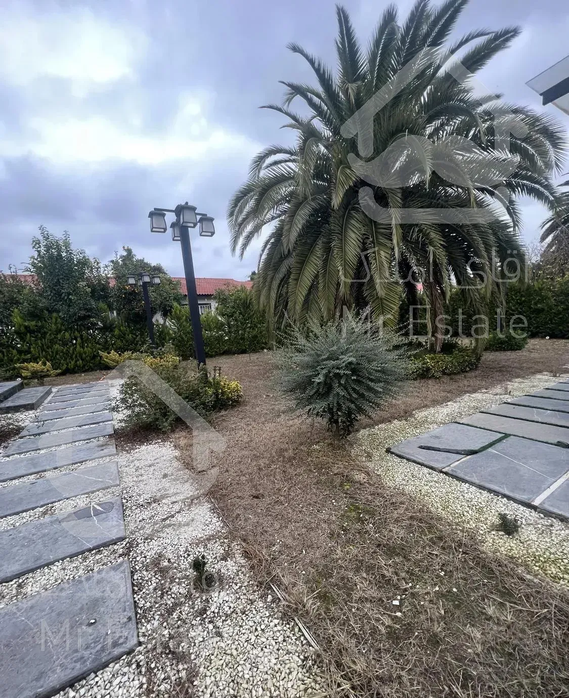 ویلا ١٠٥٠ مترى نوساز سرمایه گذارى در خزرشهرجنوبى