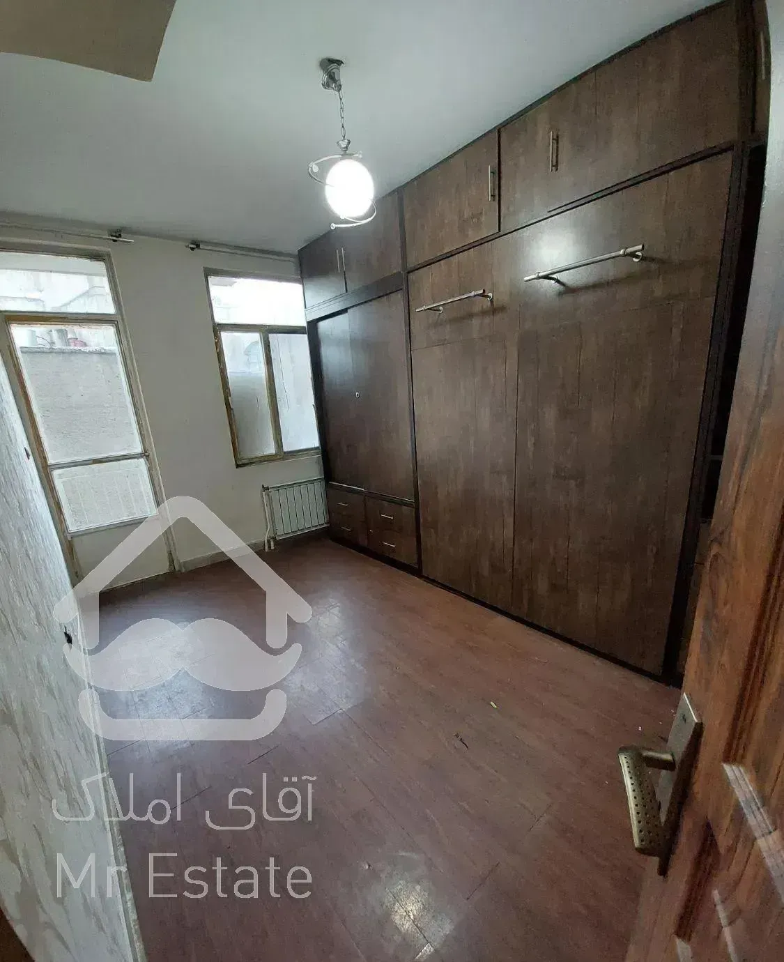 قلهک سیمای جنوبی۱۱۰متر دو خوابه بابالکن