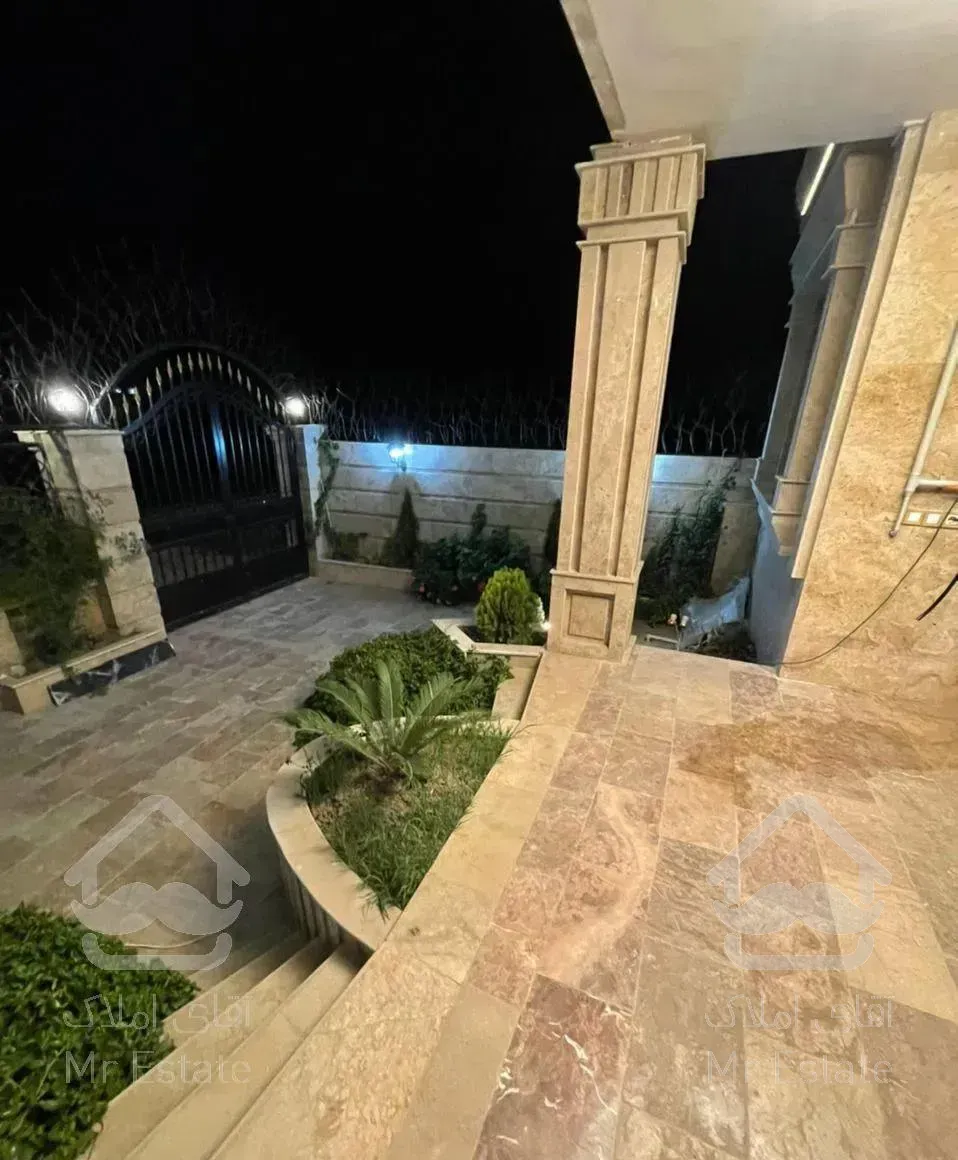 ویلا استخردار مدرن   صاحب ملک