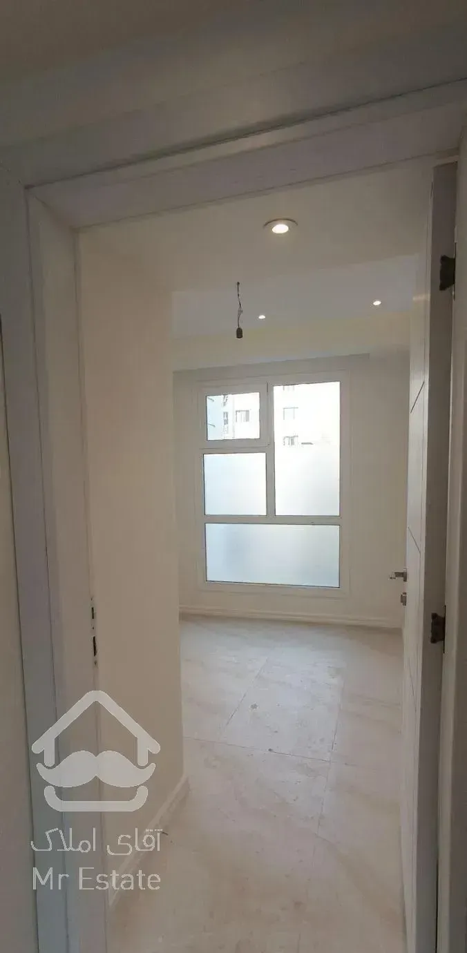 میرداماد جنوب ۷۵ متری ۲خواب نوساز نورگیر