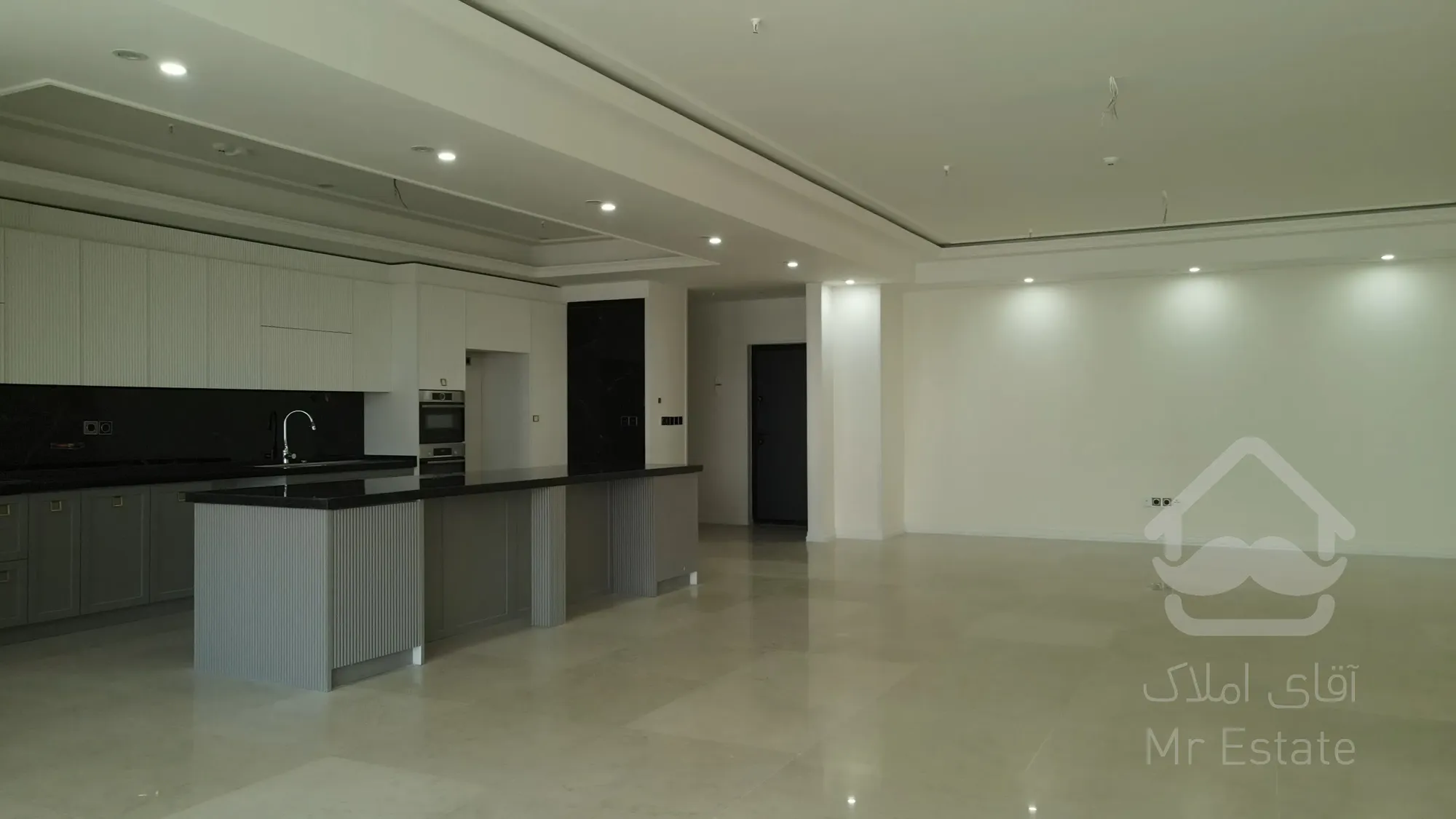 ۹۶ متری/برج باغ هما/برند حاج آقا قربانی