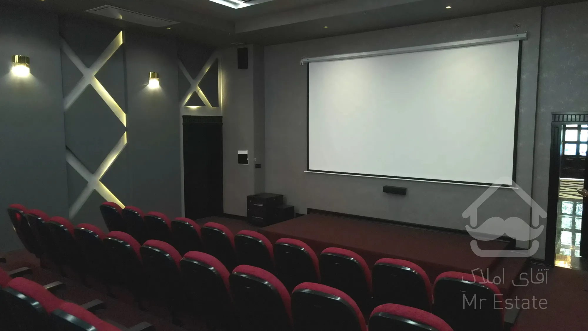 ۹۶ متری/برج باغ هما/برند حاج آقا قربانی