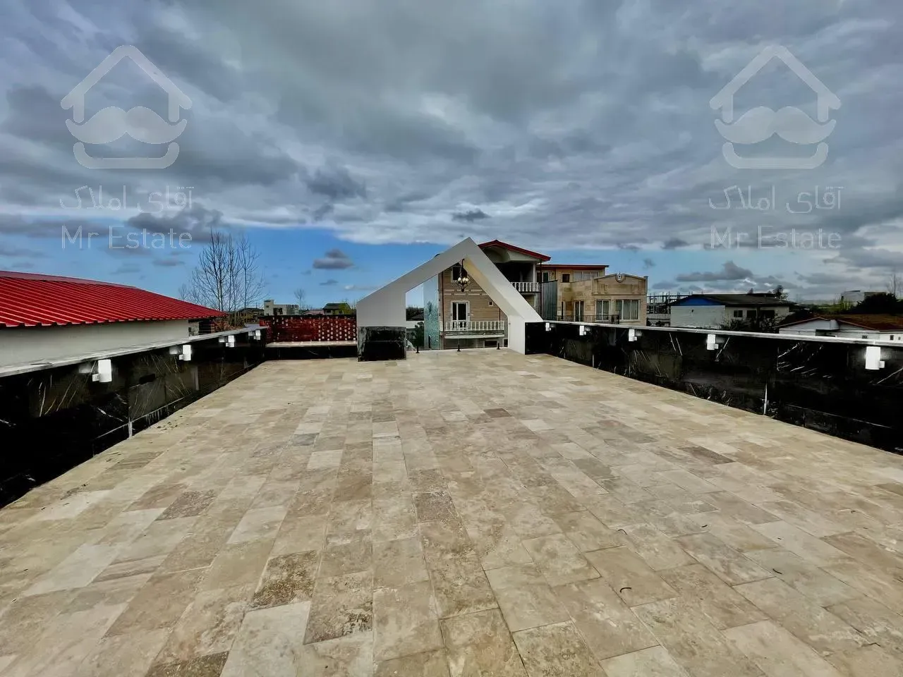 همکف مدرن. ۹۰ متری. شهرکی.