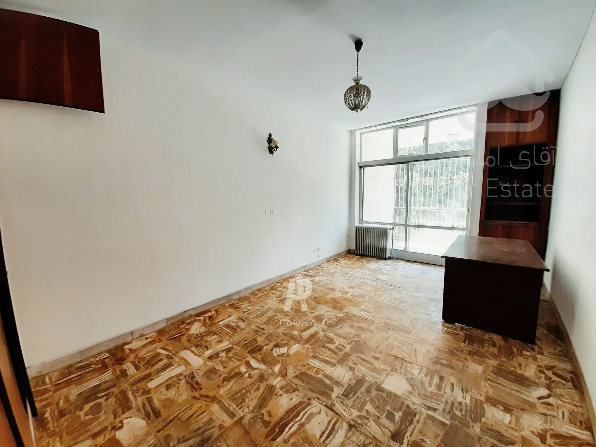 ۳۰۰متر ۴خواب/ فول امکانات / تاپ لوکیشن گاندی جهان کودک