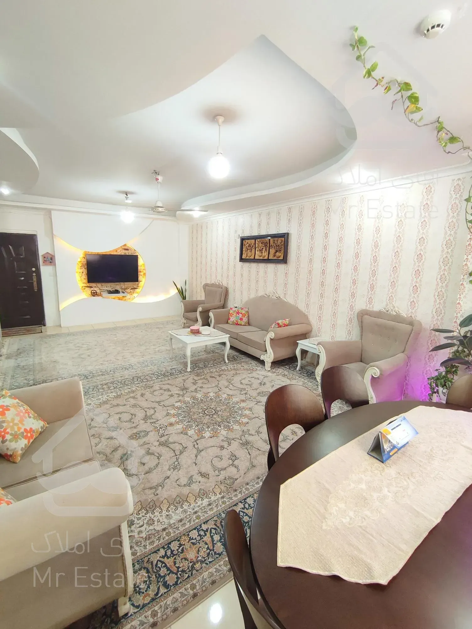 102متر/تک واحدی/گُل طبقات/2 خوابه/زیباشهر