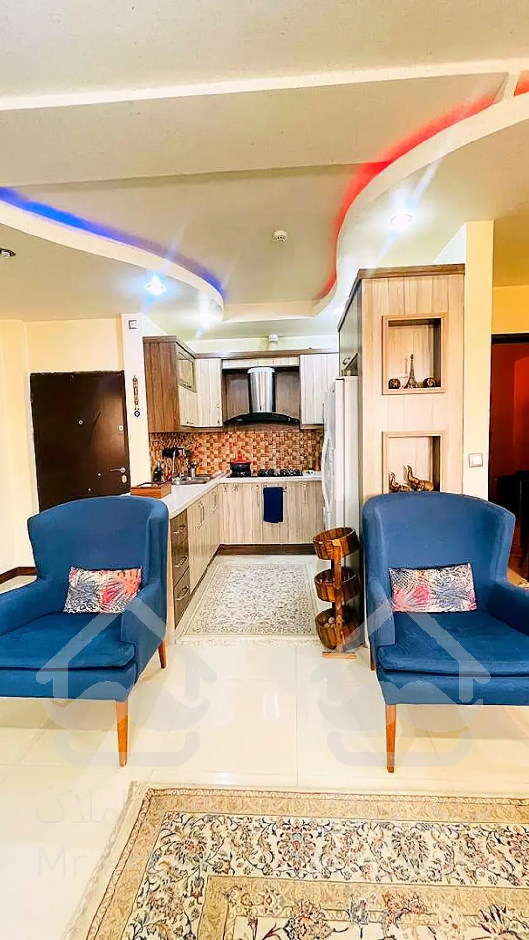 واحد جلو/ ۲ خوابه/ برند ساز و خوشنام/ غرب پادادشهر