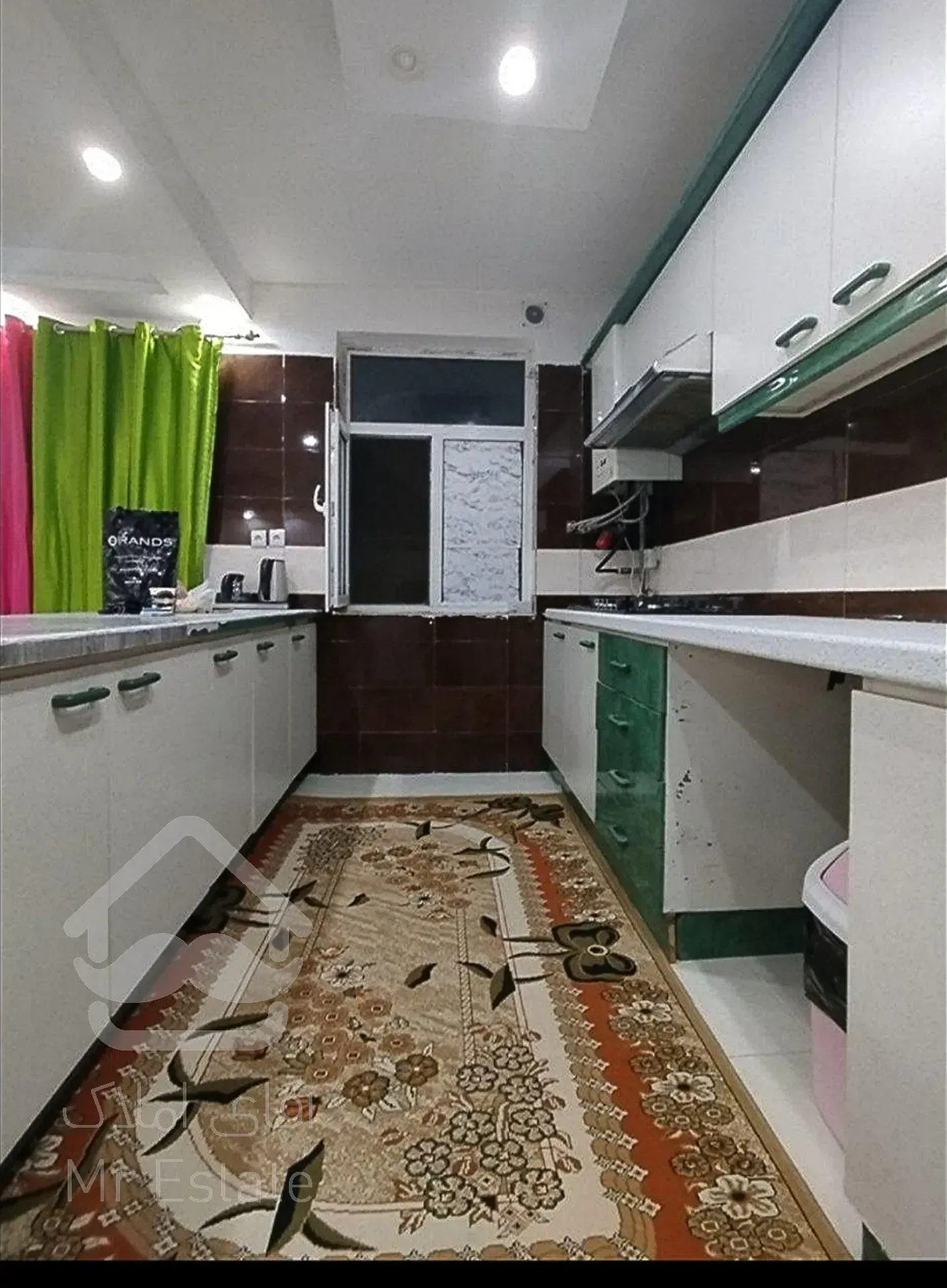 واحد پارکینگ انباری دار در شمال فاز پنج