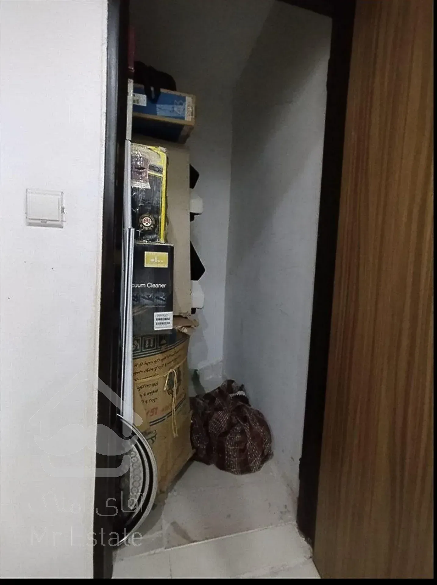 واحد پارکینگ انباری دار در شمال فاز پنج