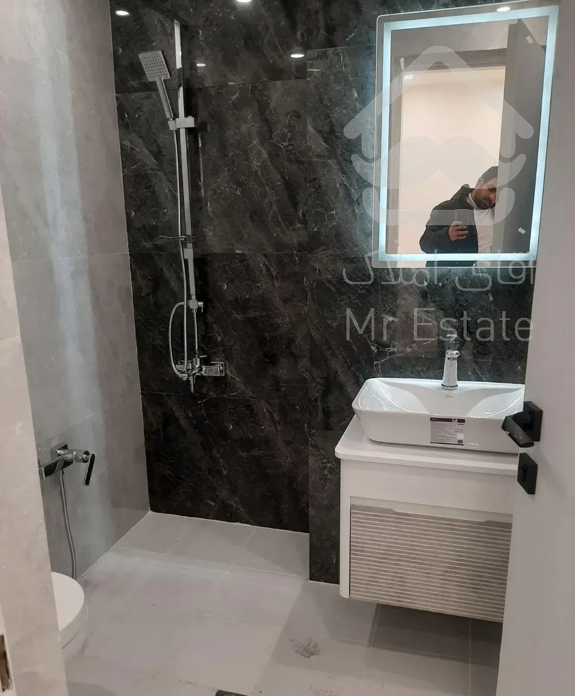 فروش آپارتمان ۱۱۰متر ۲پارکینگه کلید نخورده