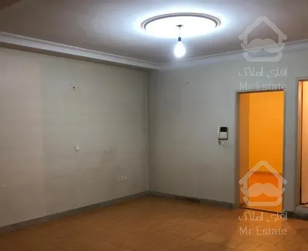 اپارتمان ٨٧ متری غرق نور