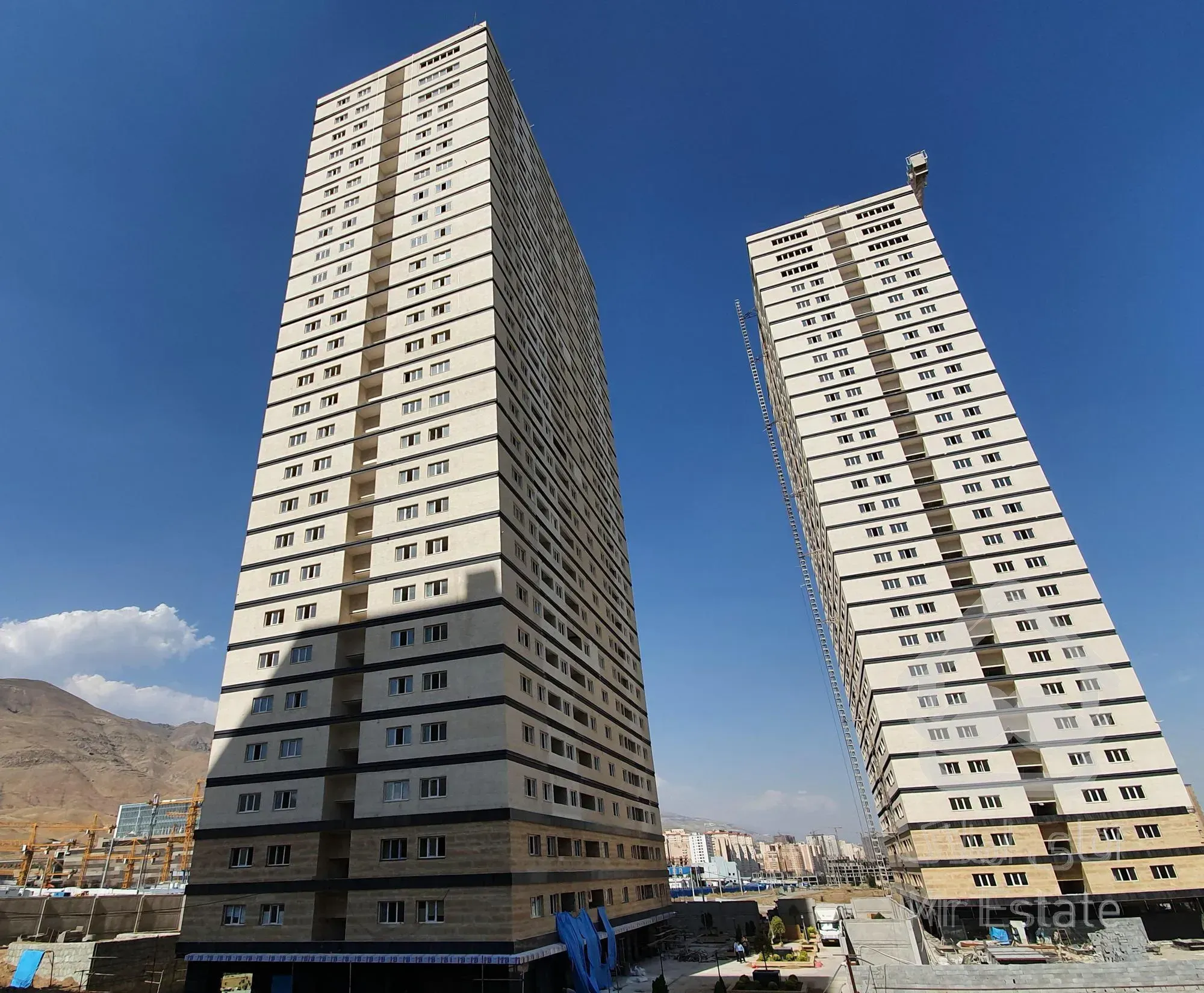 ۱۰۰متر ۲خواب کلید نخورده شهرک چیتگر منطقه ۲۲