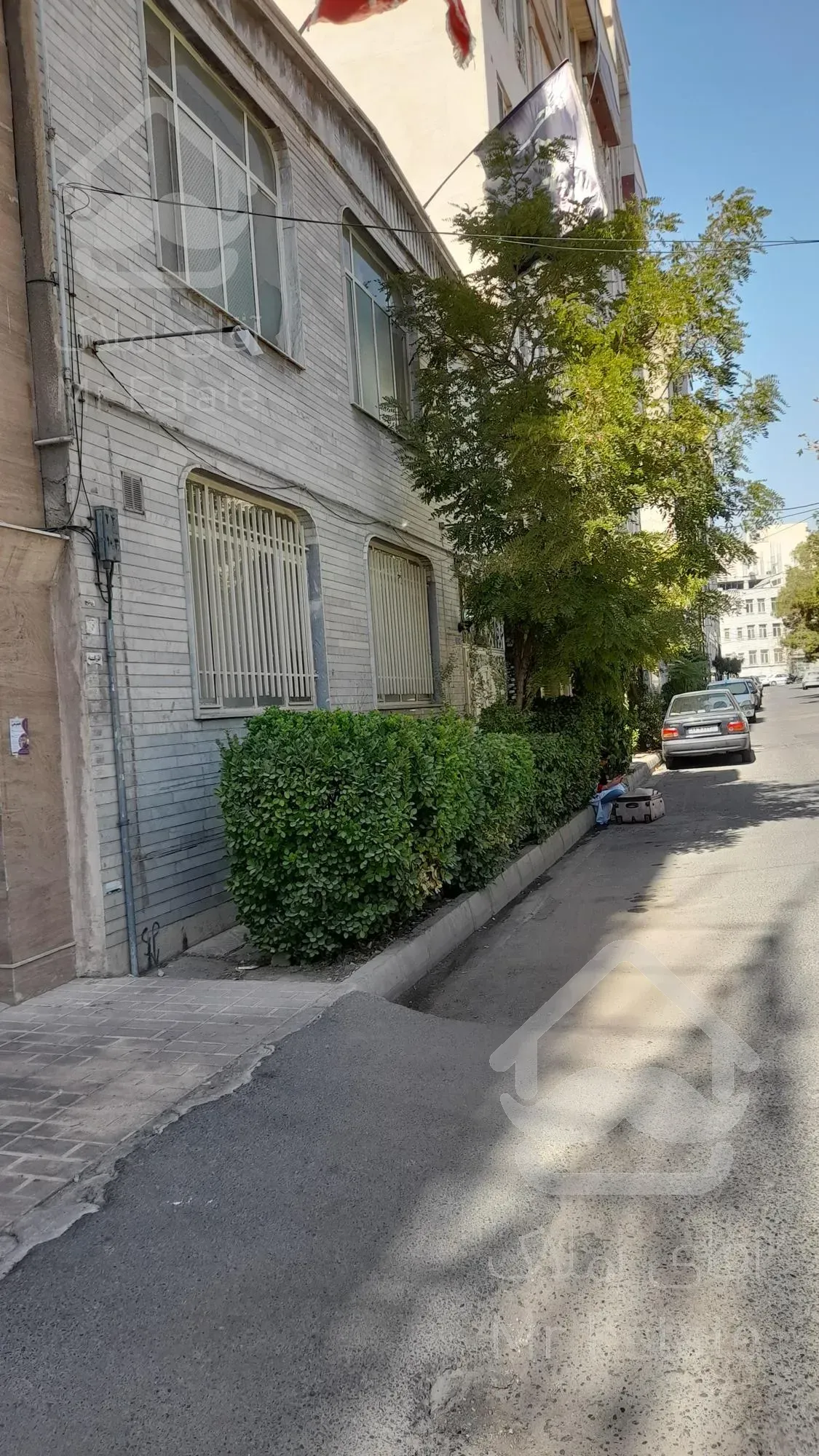 ۹۵۰ متر کلنگی/شمال فردوس شرق