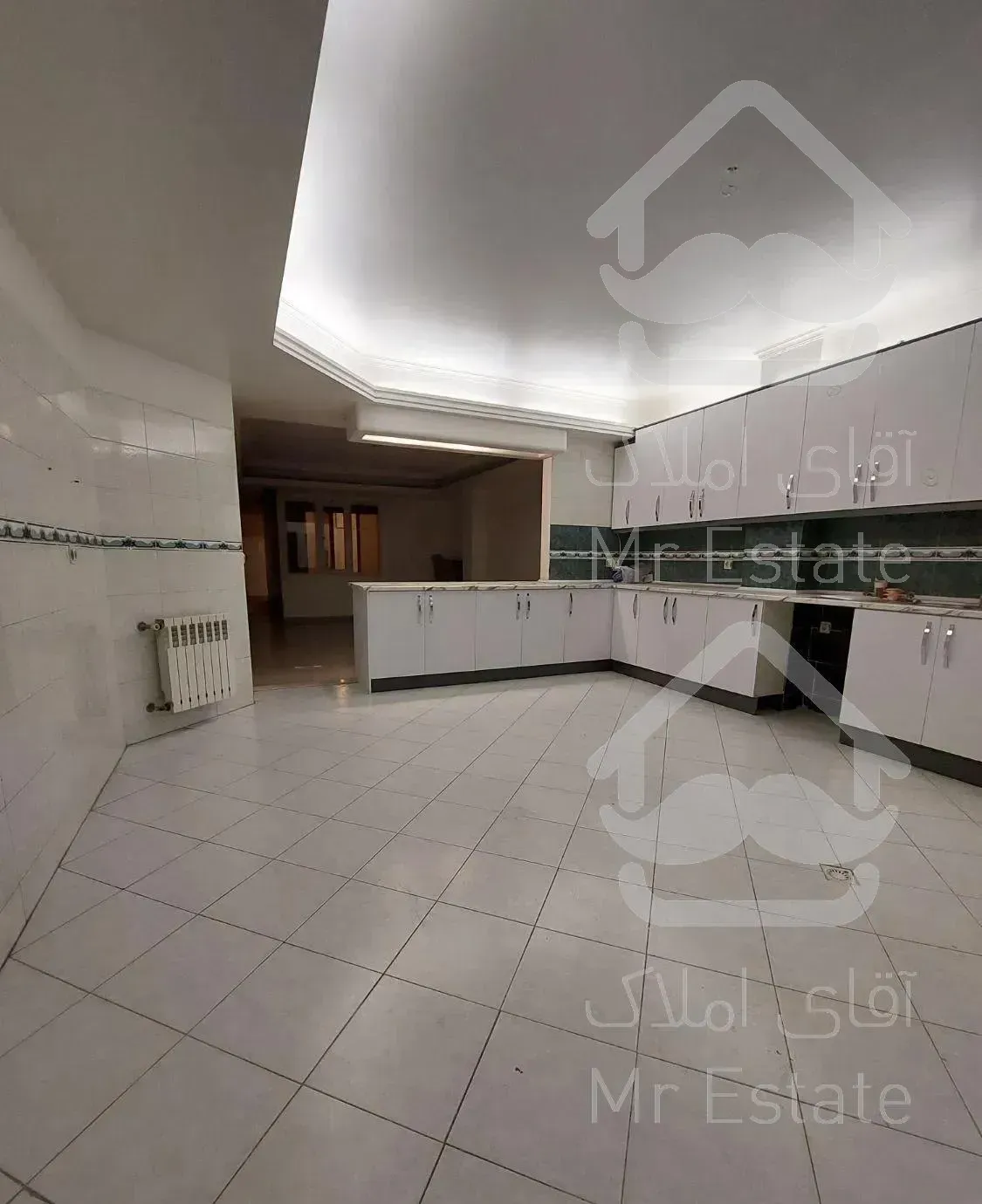 آپارتمان ۲۸۰ متر ۴ خواب تک واحدی استخردار