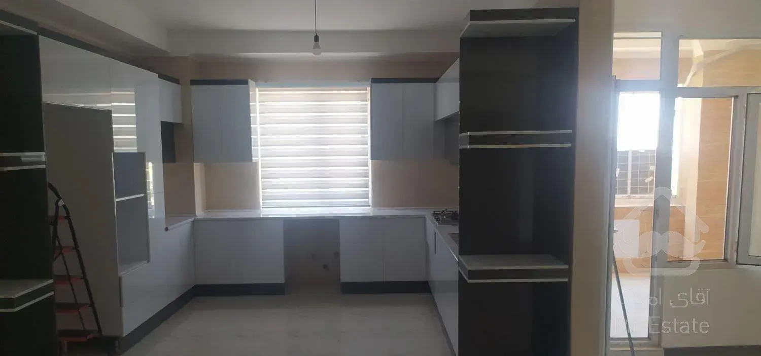 اجاره واحدآپارتمان ۱۳۸ متری ۲ خوابه در جنب دکل ها