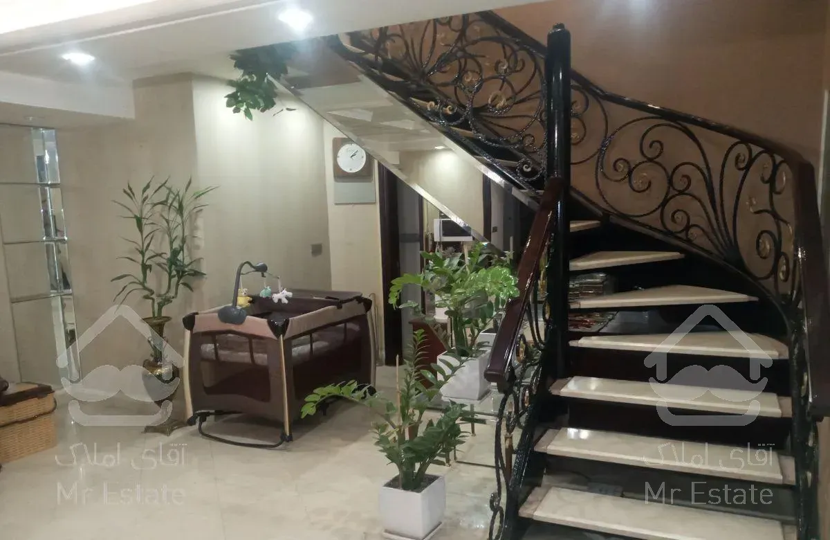 ۳۰۹ متر سنبل ، دوبلکس کانادایی