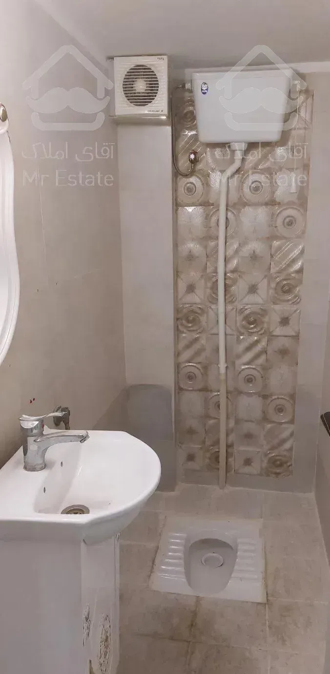 ۸۸متر با پارکینگ و ۱۵متر پاسیو شریعتی. کلیم کاشانی