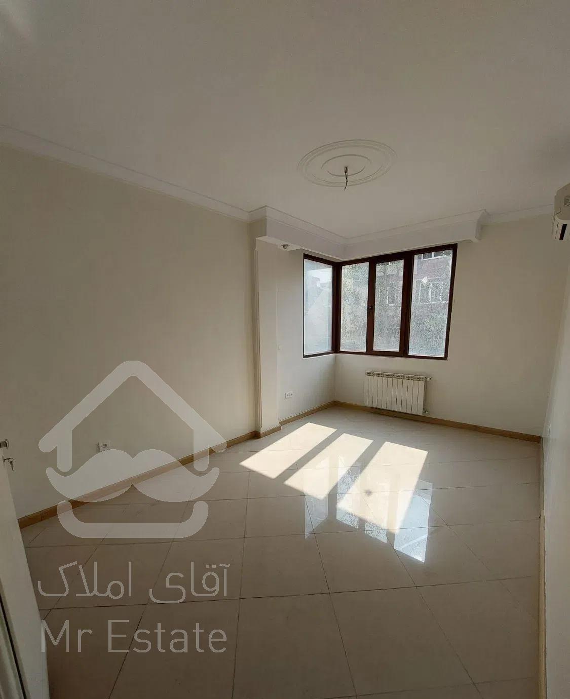 قلهک۱۳۰متر/۳خواب/غرق نور