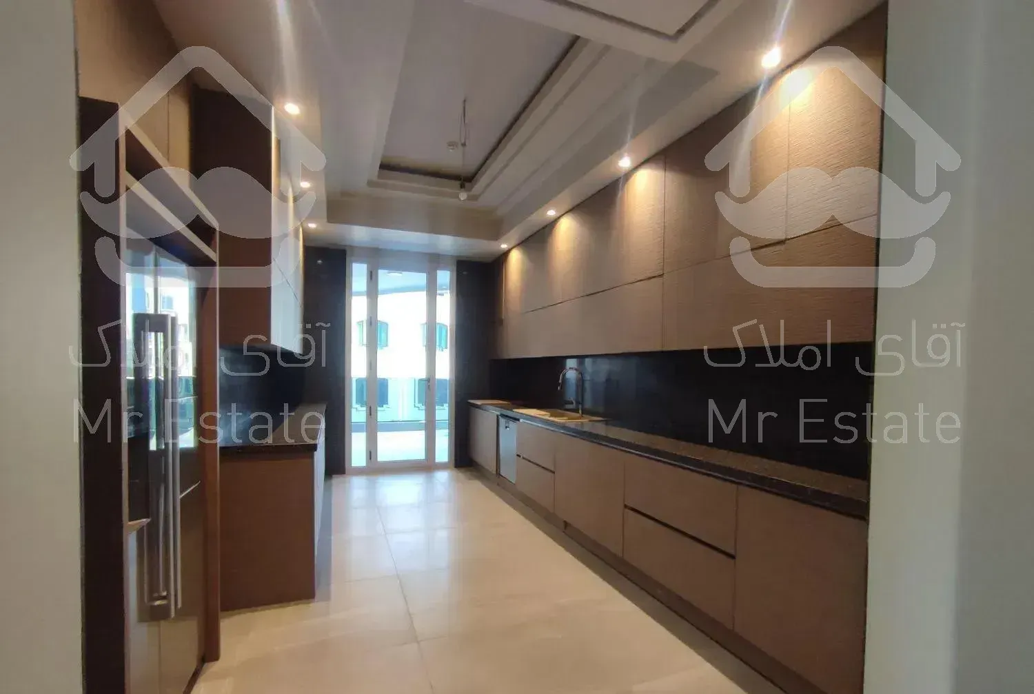 محمودیه/۳۱۱متر/۴خ مستر/۳پارکینگ/نوساز