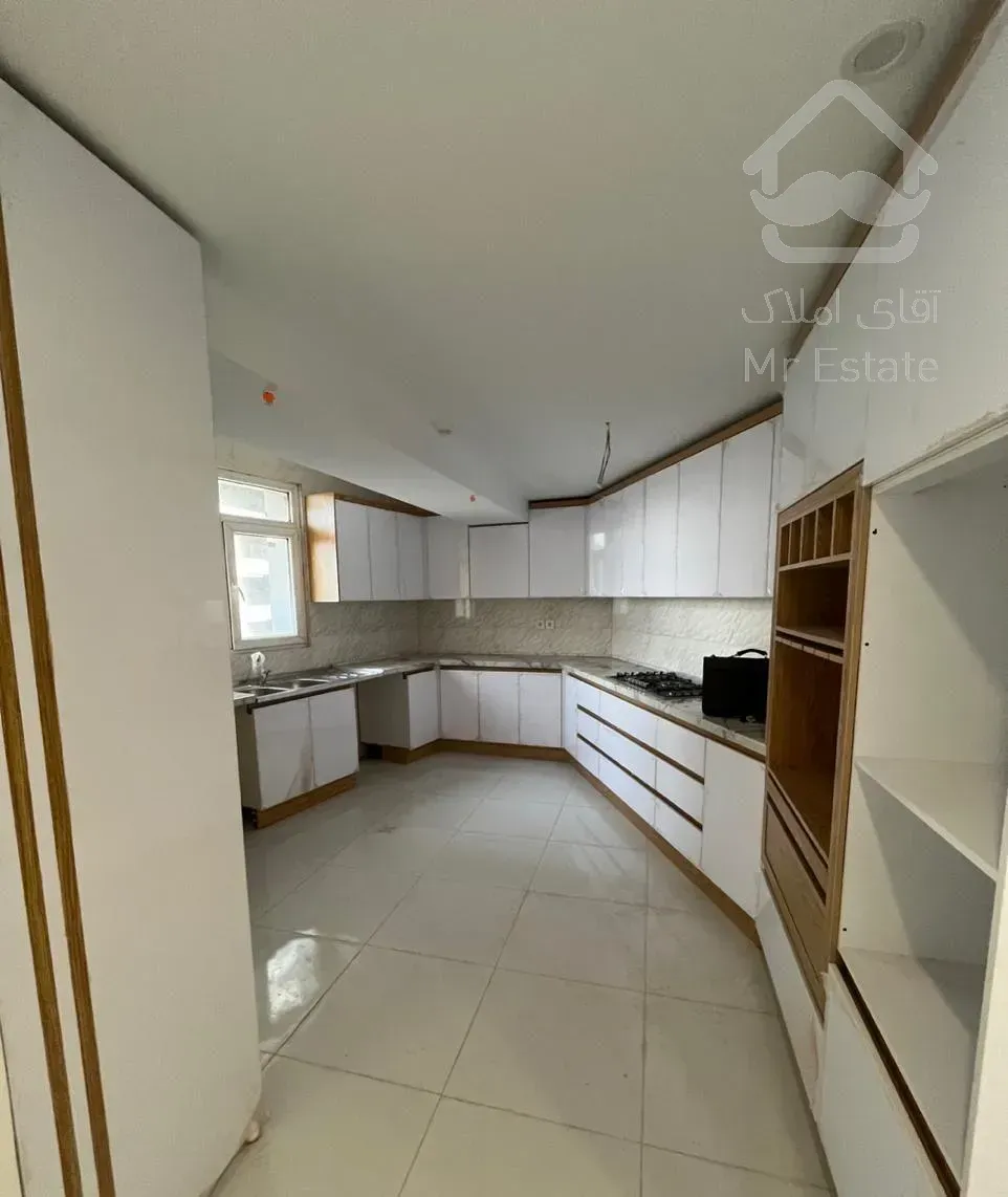 واحد۱۱۵متری /کلید نخورده برج /B3چیتگر ۲خواب