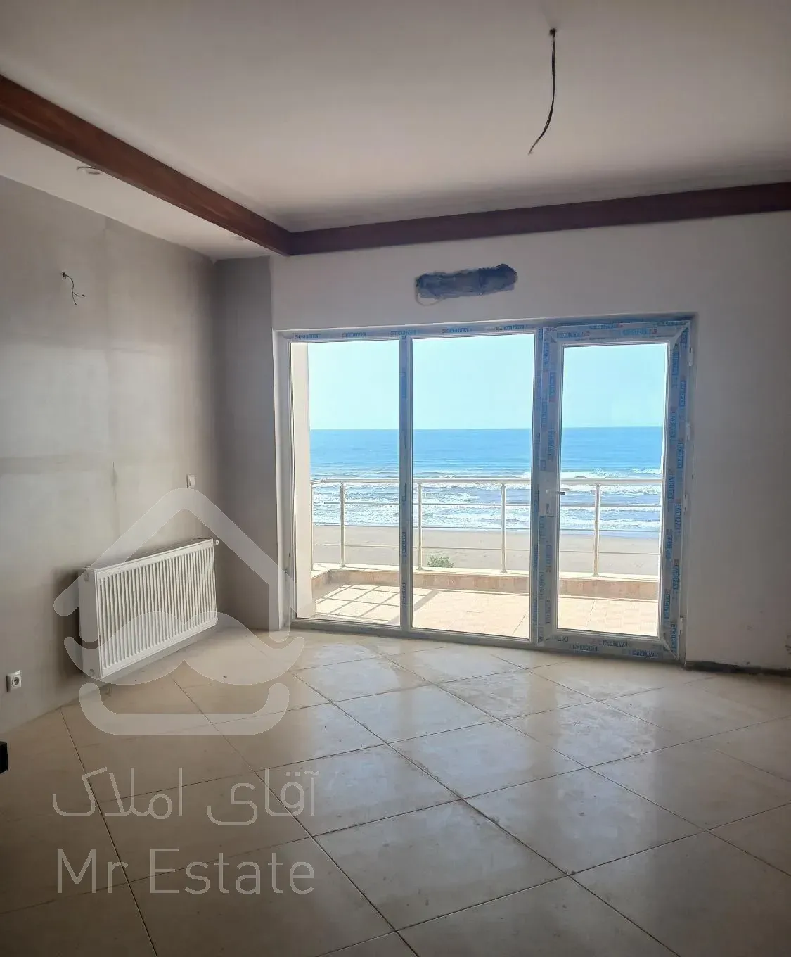 90m طبقات بالابرج لاین اول دریابا تراس قابل چیدمان