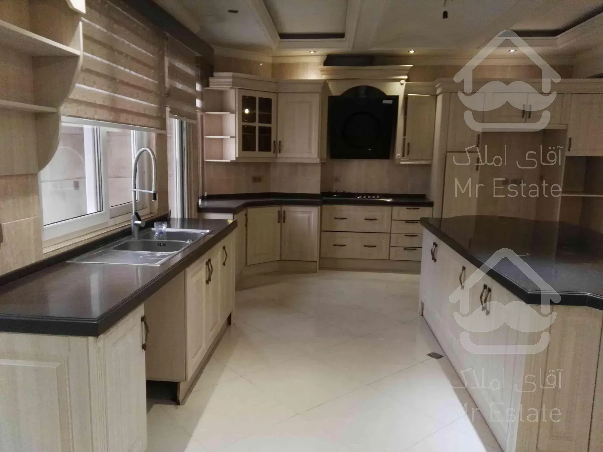 ۲۵۰ متر تکواحدی  شمال کاشانی