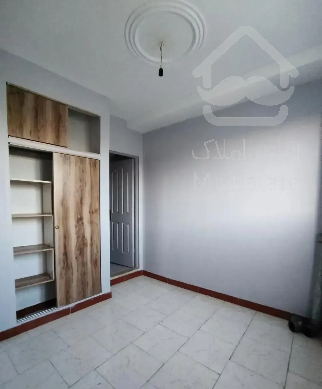 46 متری آسانسور دار  خوش نقشه تمیز