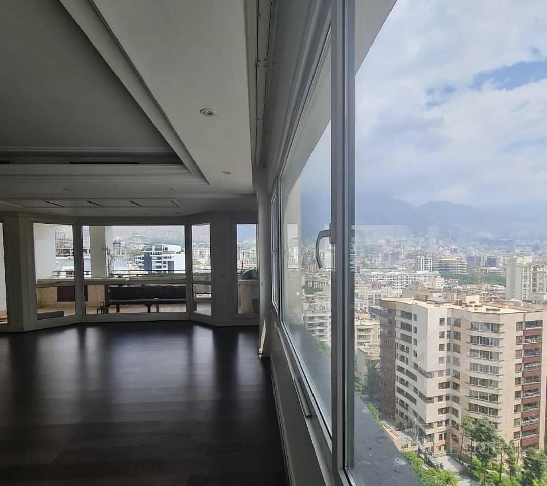 95 متر 2 خواب طبقات بالا با روف گاردن