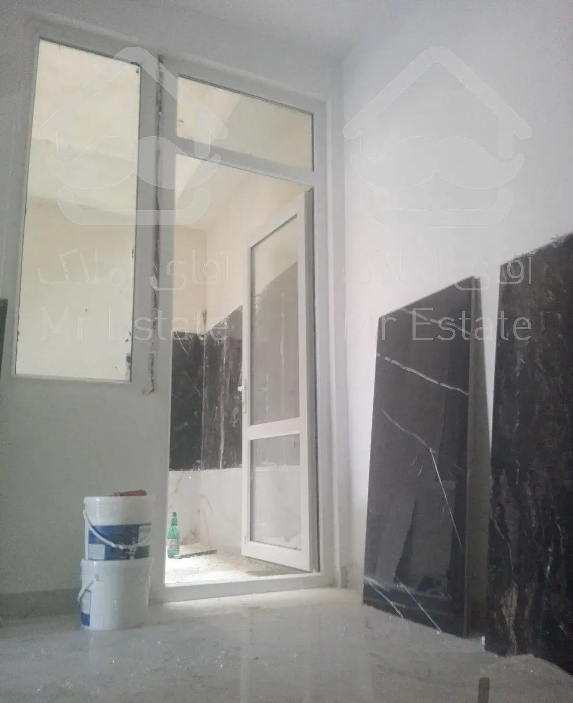 کاشی چسبی، کاشی کاری، نما کار، بنا،بنایی