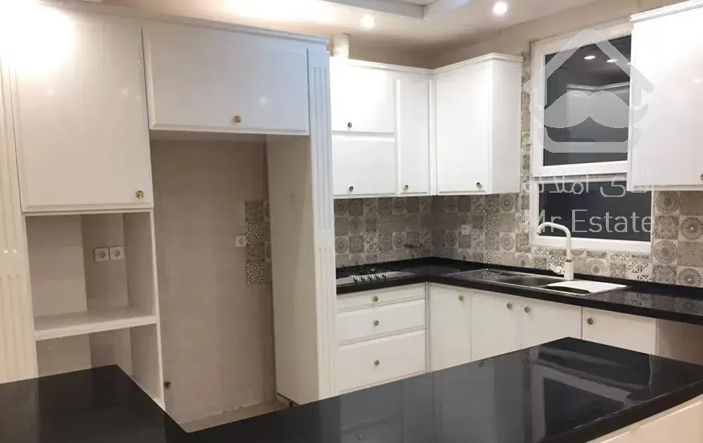 ۱۱۰ متر یخچال برج باغ