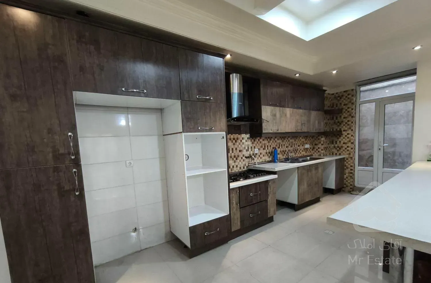 فروش آپارتمان ۱۰۰ متری ۲ خوابه در نیاوران جمشیدیه