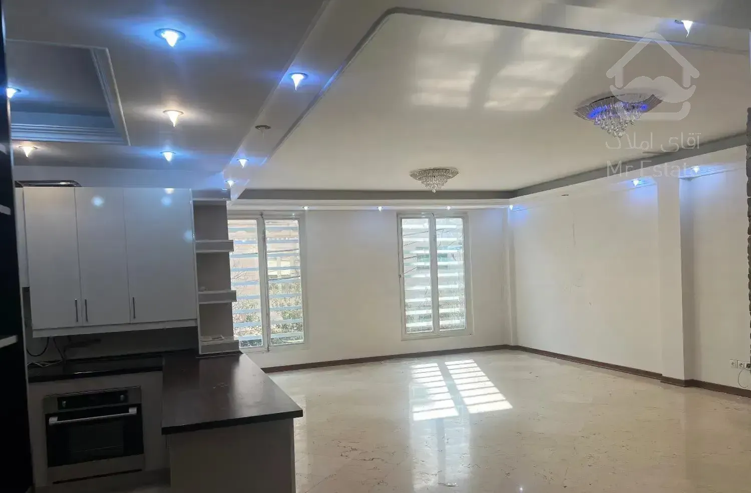 ۸۵ متر سندی +۱۵ متر پاسیو در اختیار مجموع ۱۰۰ متر