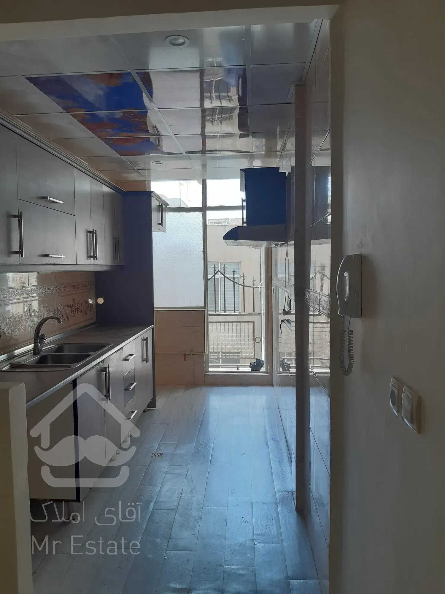 فروش ۶۷ متر ۲ خواب ، تخلیه ، بازسازی شده