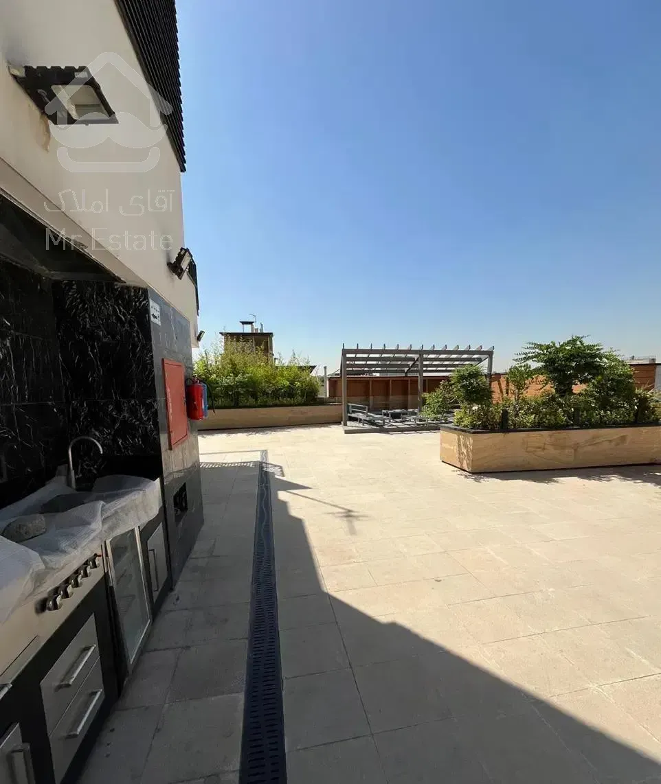 ۱۷۵متر مدرن طبقه اخر/ دو پارکینگ سندی