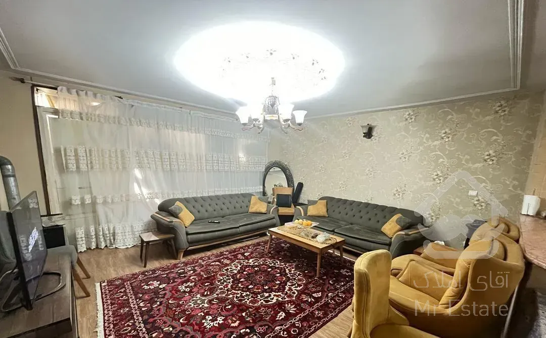 ۷۰ مترزیر همکف حیاط دراختیار فروش فوری