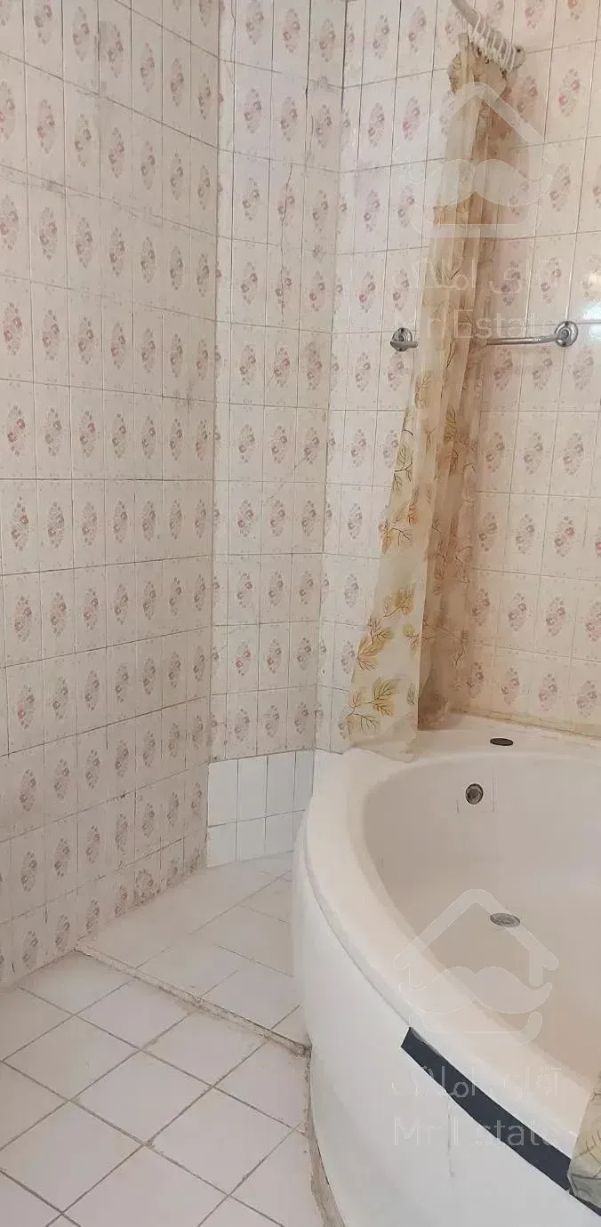 لوکیشن تاپ جردن/۱۷۰متری۳خواب /طبقه آخر