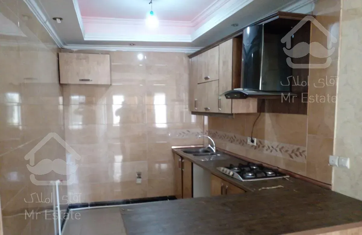 آپارتمان خوش نقشه و خلوت