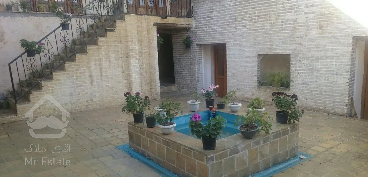 اقامتگاه سنتی در باغبادران