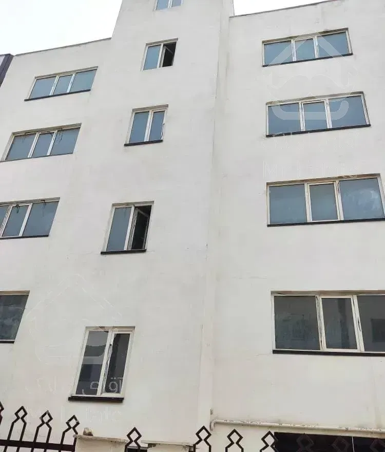 ۹۸ متر در شرق تهران