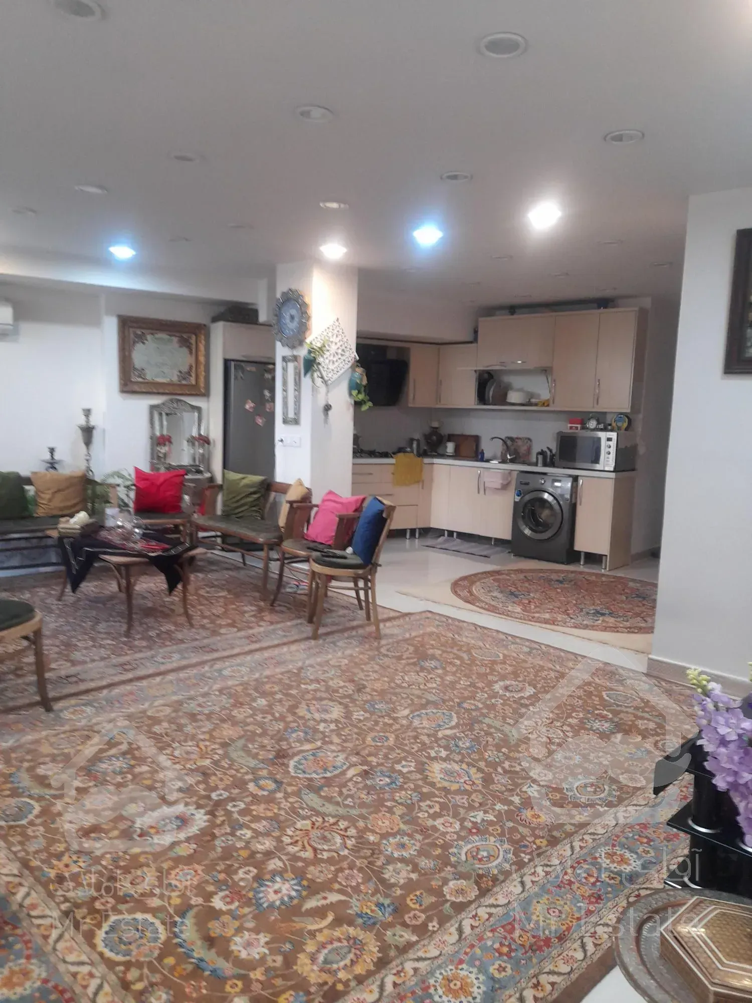 ۹۸ متر قیمت استثنایی نیاوران