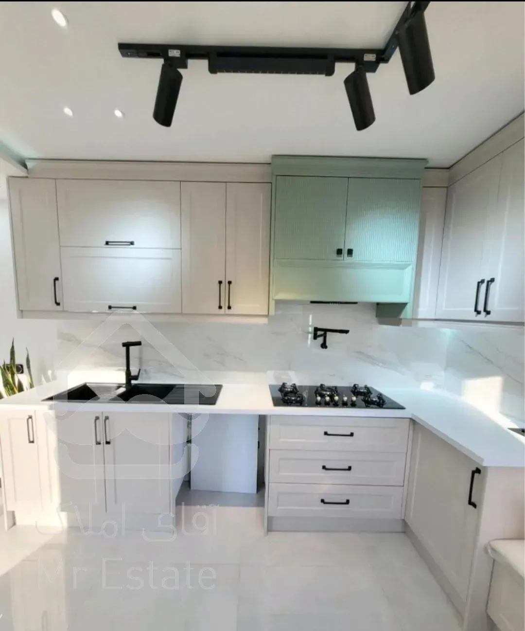 ۷۵ متری دریاچه چیتگر/دنیای نور/فول امکانات