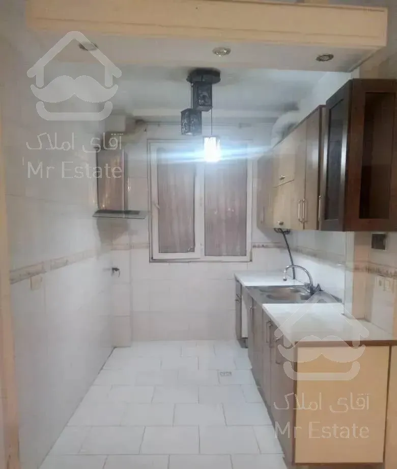 تک واحدی آسانسور دار ۹سال ساخت تمیز