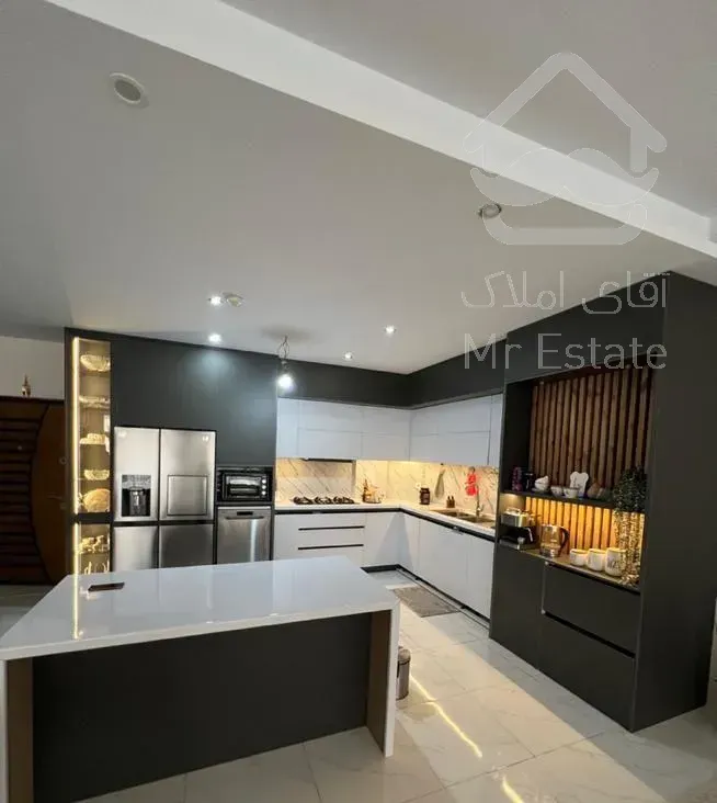 فروش آپارتمان۱۲۰متر(املاک بزرگ آزادی)