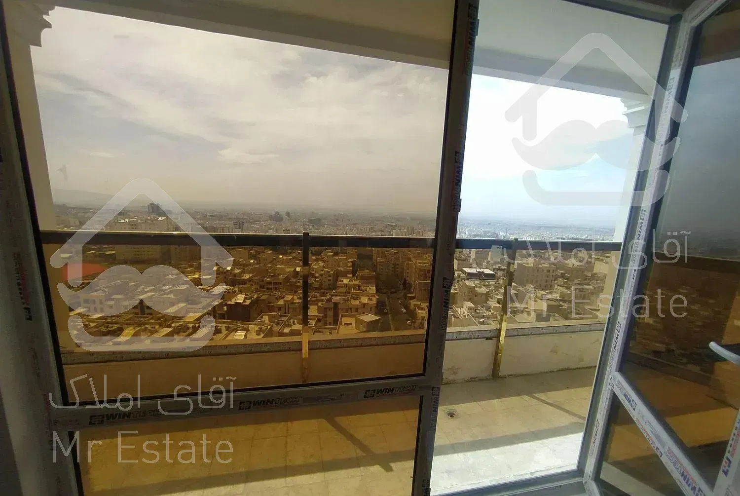 140متر 3خ ویو  تراس بزرگ